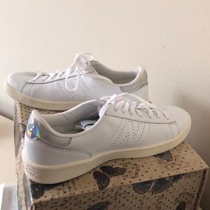 Like new - new balance sneakers